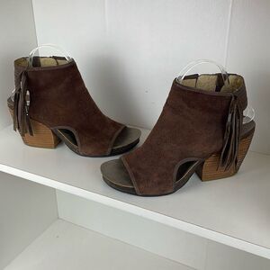 OTBT Free Spirit Chocolate Brown Suede Fringe Trim Slingback Sandals 9